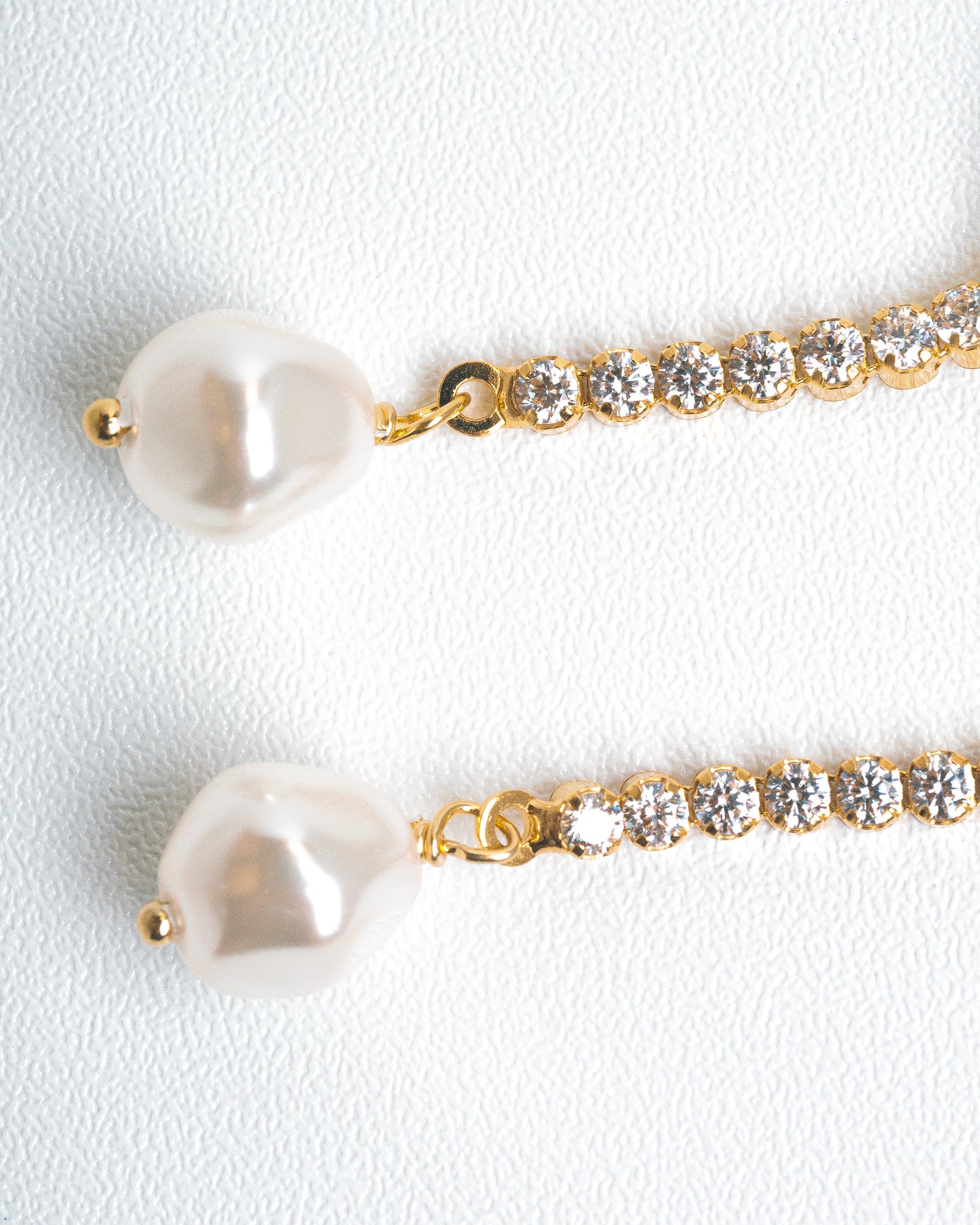 IFEYA EARRING - Pearls with clear Crystals